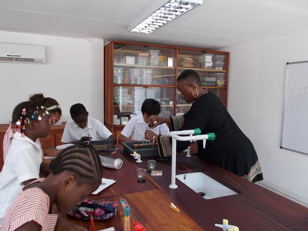 Year 6 and 7 doing their first experiment